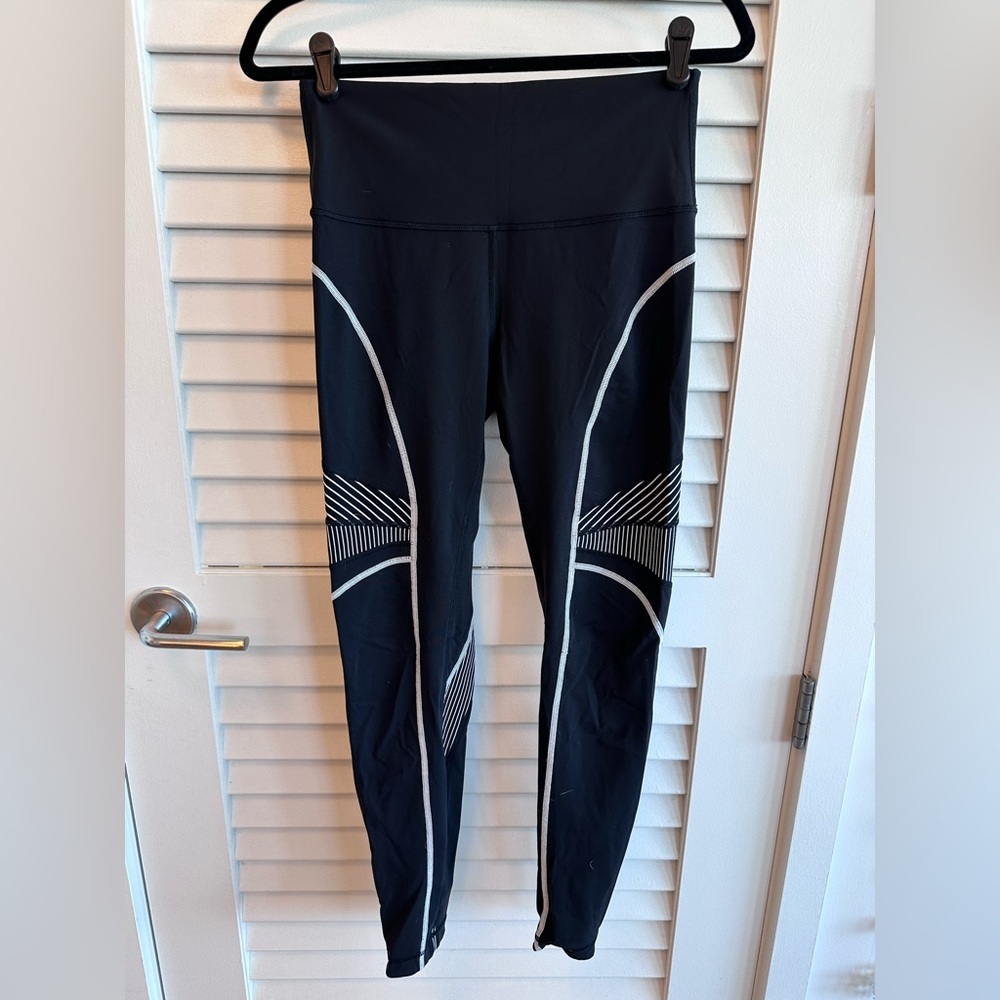 lululemon Channel your energy tight - size 8 - black and white